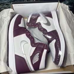 Air Jordan 1 Retro High OG Bordeaux  