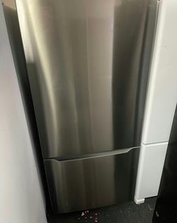 Insignia Bottom Freezer Refrigerator Stainless Steel