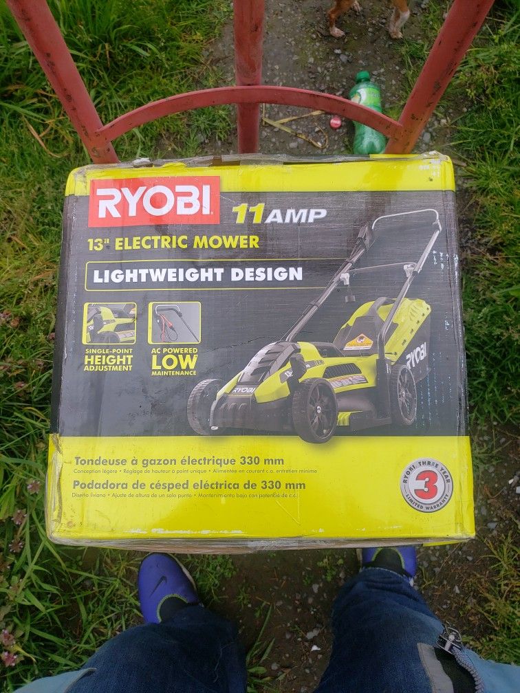 11 Amp Electric Mower