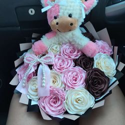 Ramo de liston muy bonito para cualquier ocasión Mándeme mensaje si tiene preguntas aga su pedido ahora