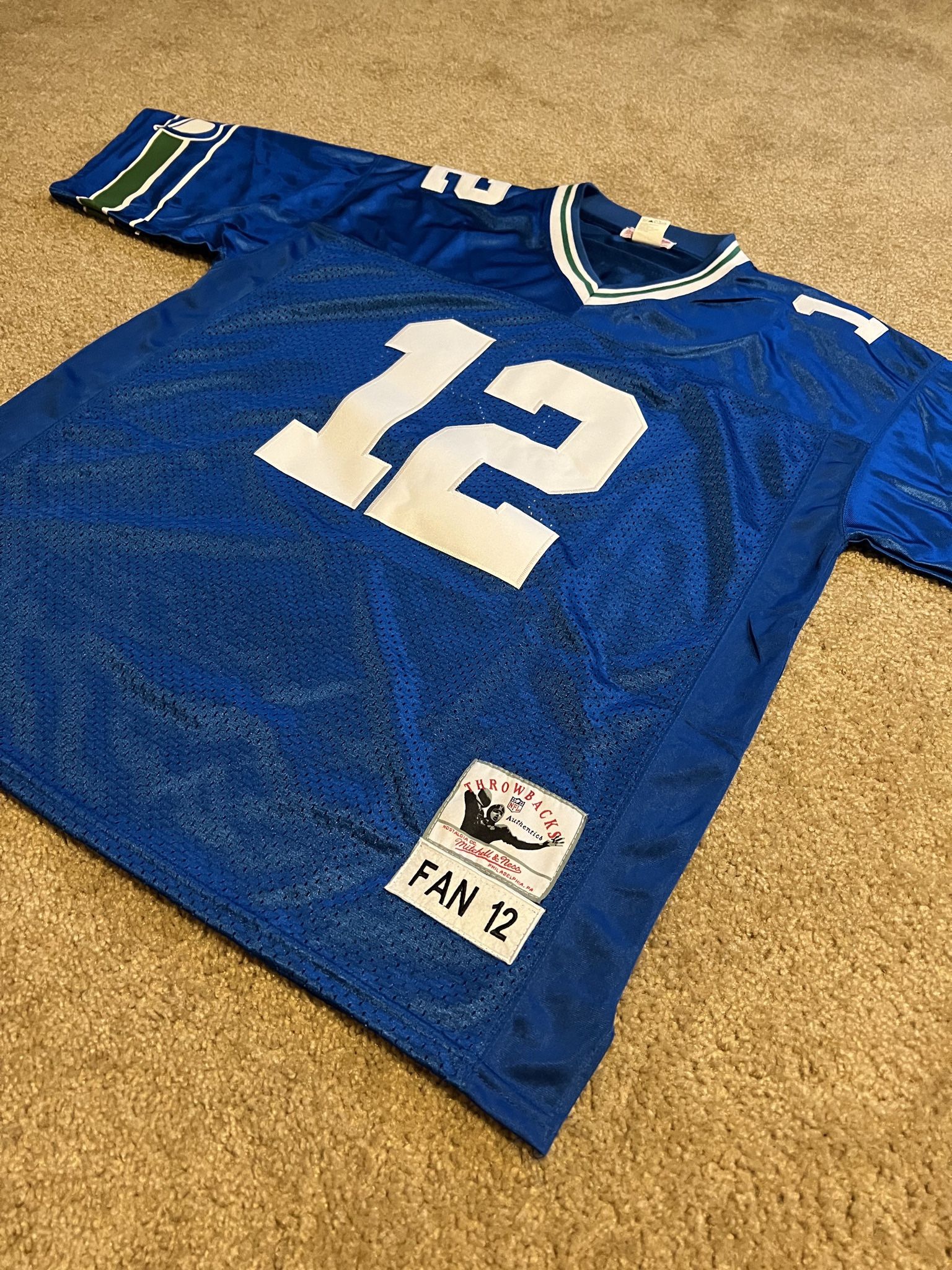 Men's Seattle Seahawks 12 Fan Nike Neon Green Vapor Untouchable Color Rush  Limited Player Jersey Large for Sale in Seattle, WA - OfferUp