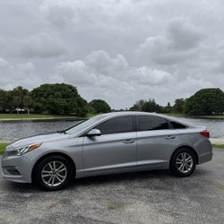 2015 Hyundai Sonata 4dr,loaded,Excellent Student,Family or Commuter Vehicle!!!!