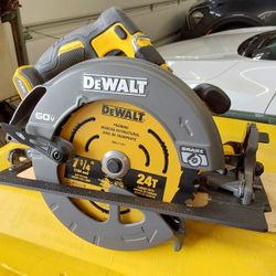 Dewalt 60 Volt Circular Saw DCS578B   7 1/4 Inch Blade Included 