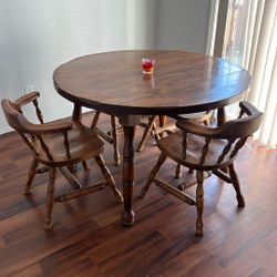 1 Table 4 Chairs 
