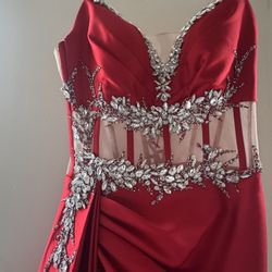 Red elegant dress size 4 / small 