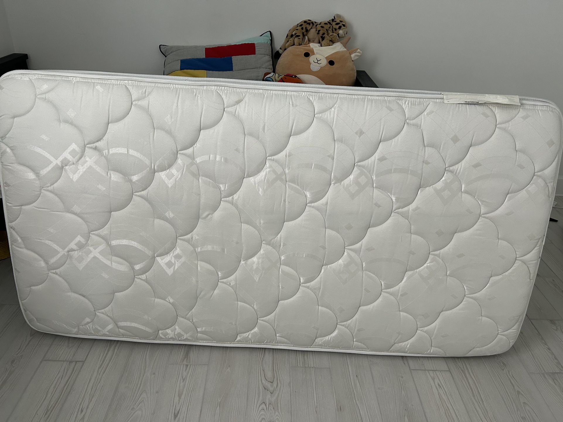 Serta Plush 8” Innerspring Mattress Twin