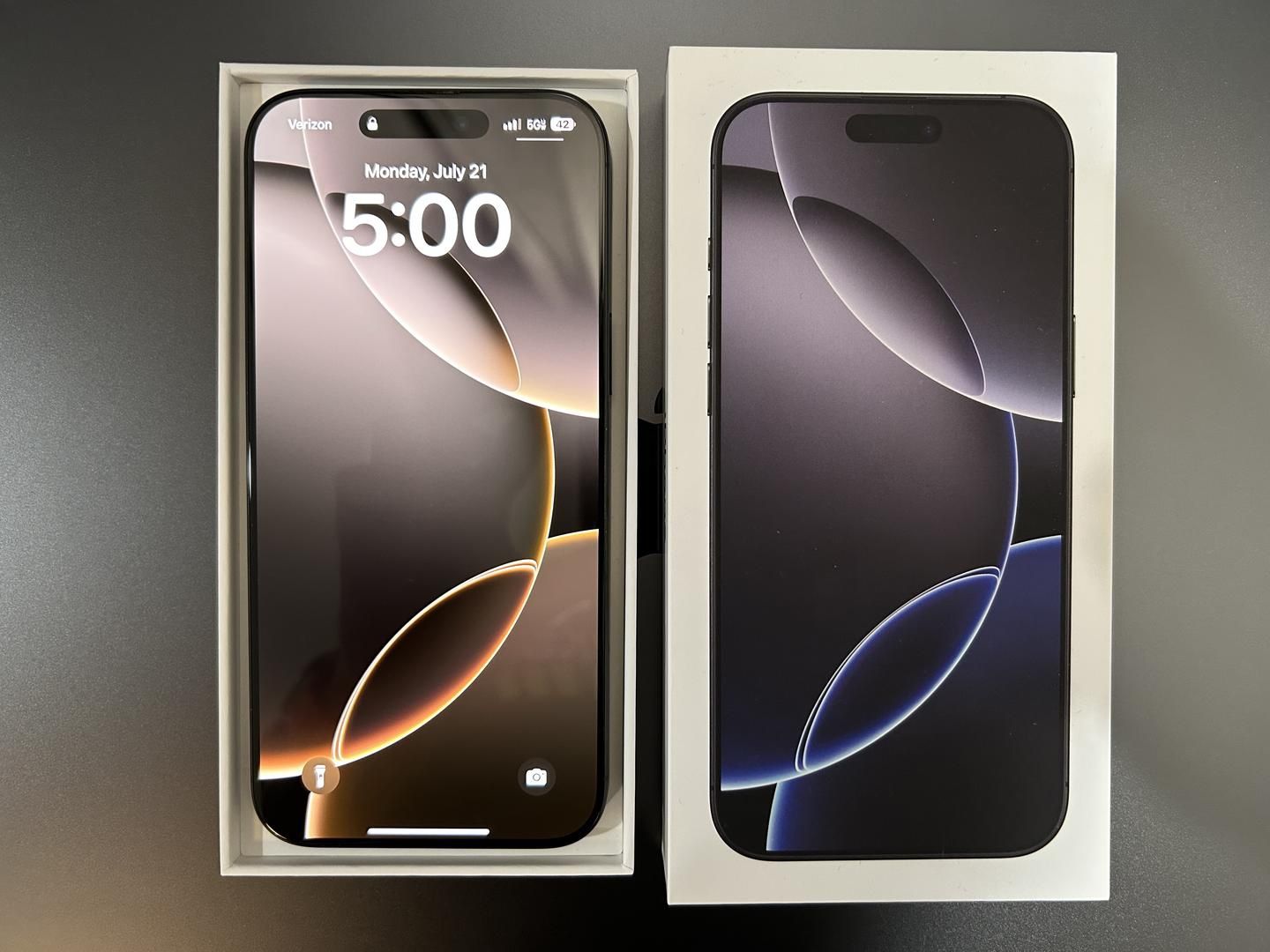 Phone 16 Pro Max 256GB *Unlocked *Mint Condition