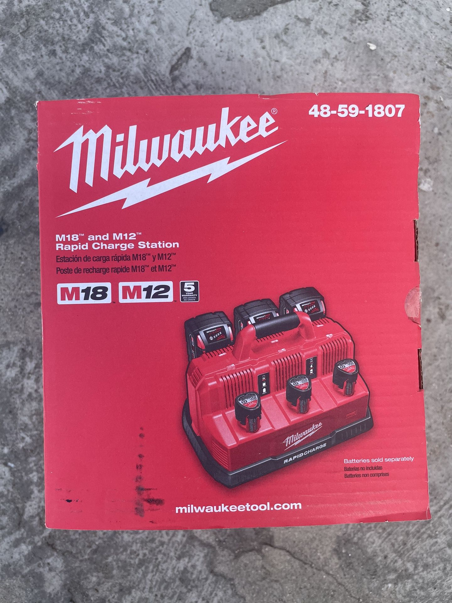 Milwaukee M12 & M18 12-Volt / 18-Volt Lithium-Ion Multi-Voltage 6-Port Sequential Rapid Battery Charger (3x M12 & 3x M18 Ports) $185 New