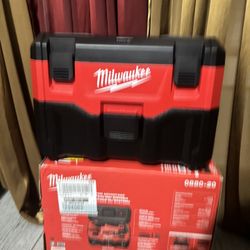 Milwaukee Vacuum
