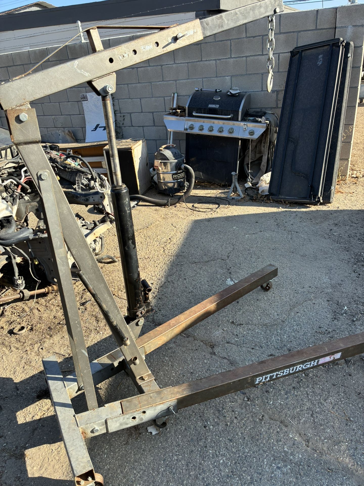 1 Ton Engine Hoist / Cherry Picker