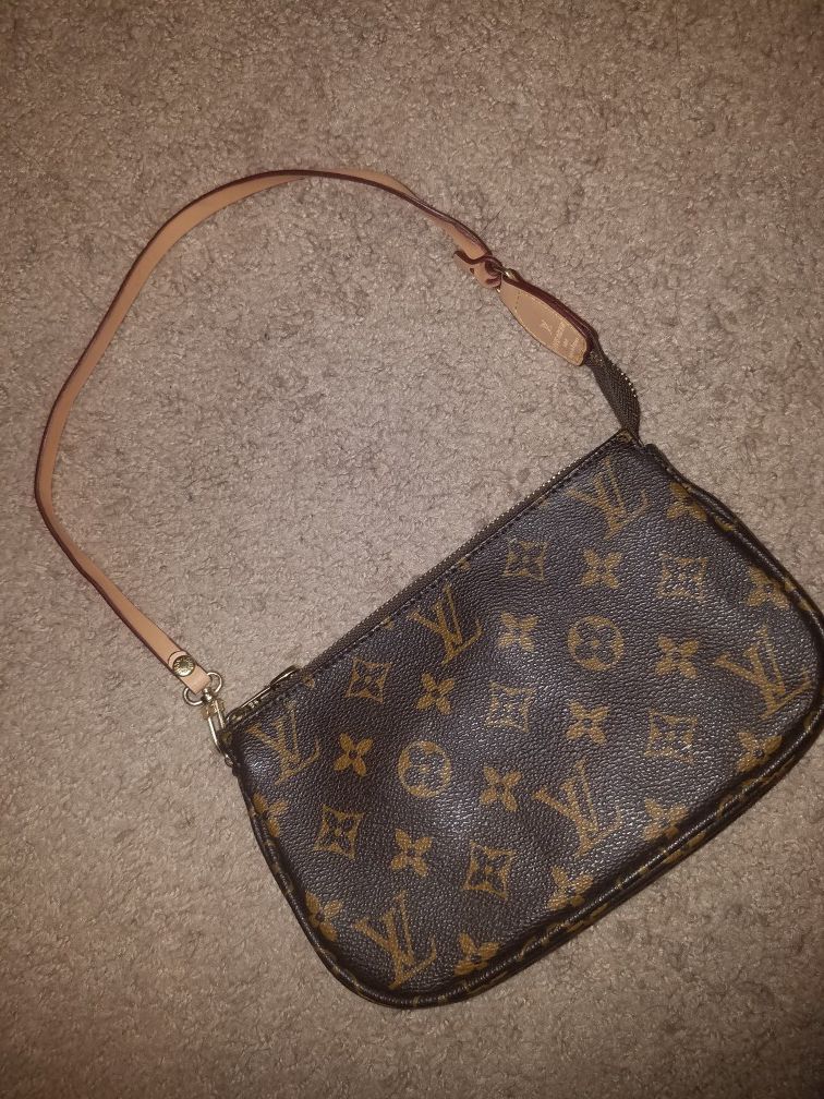 Louis Vuitton Hang Tag for Sale in Tampa, FL - OfferUp