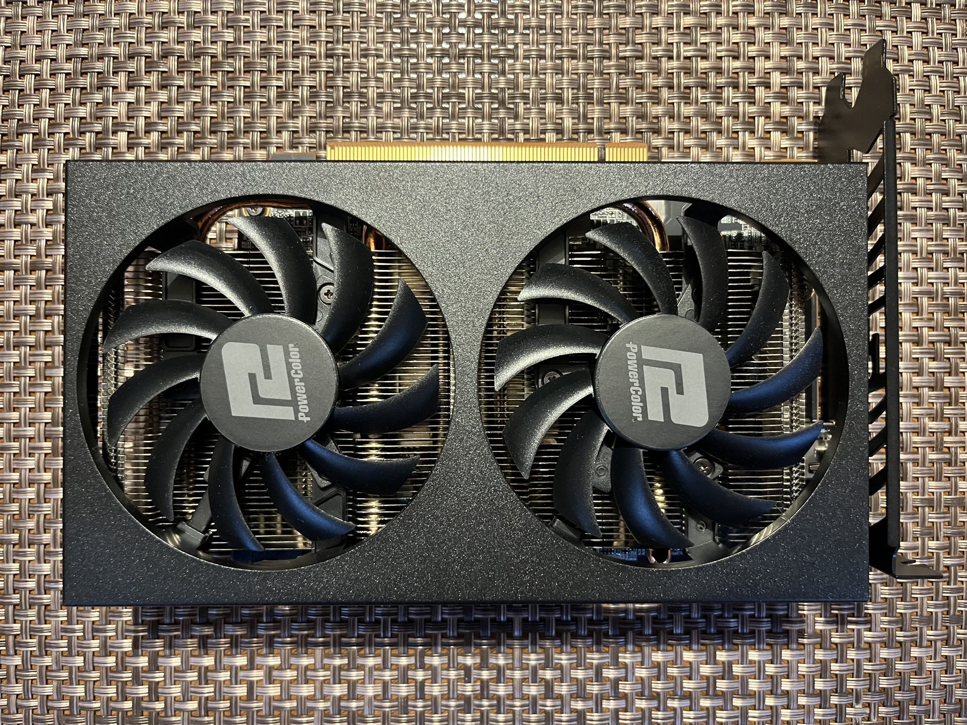 AMD Radeon RX 6500 XT 8GB GDDR6