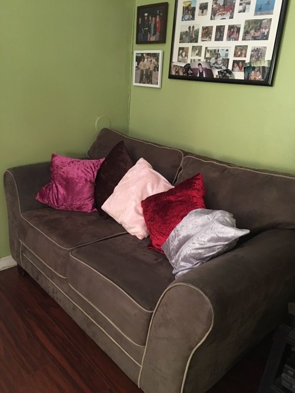 Sofa Usado Muy Linpio For In Rowland Heights Ca Offerup