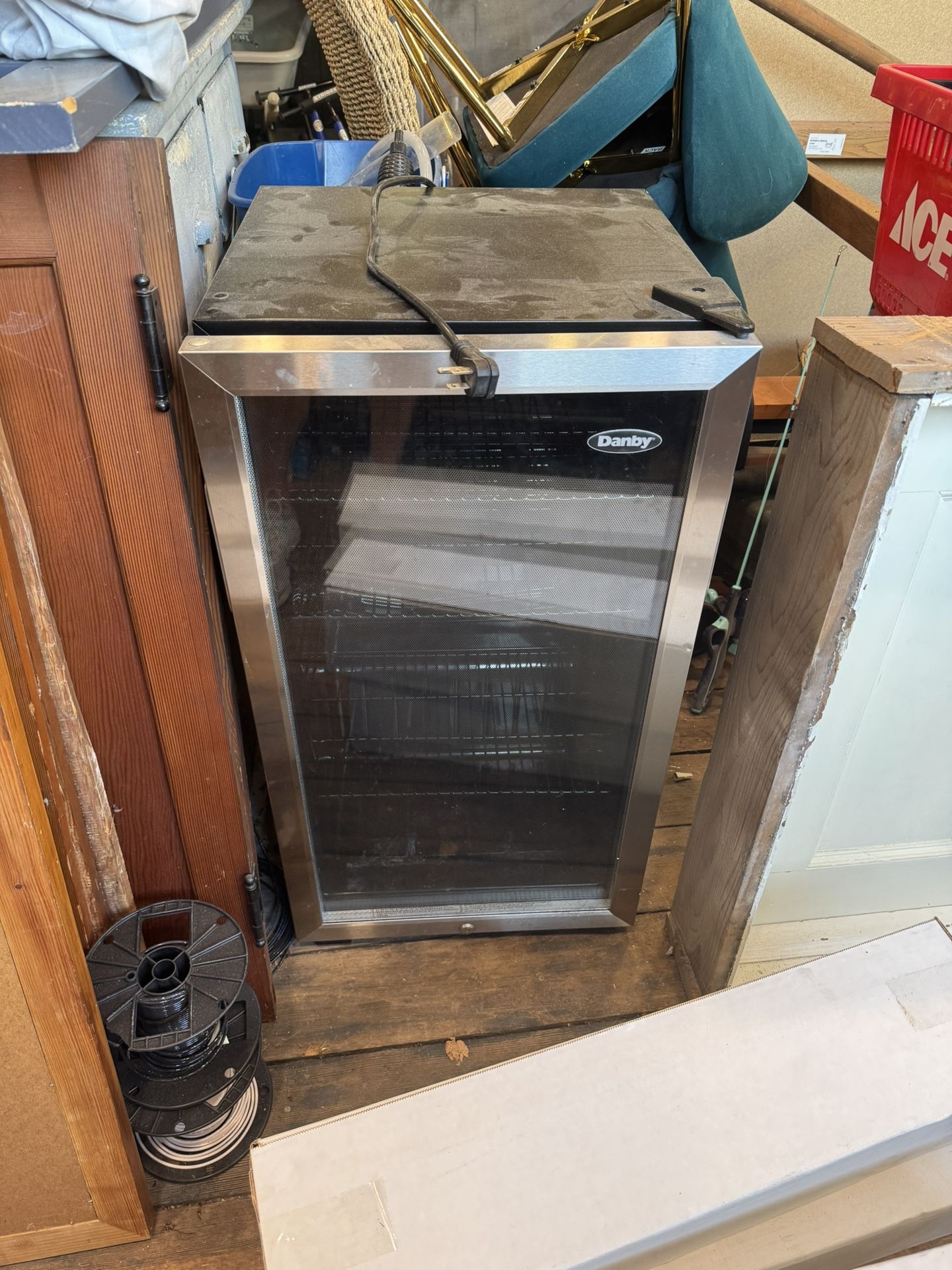 Danby Mini Fridge 3.3 cu ft 120 cans