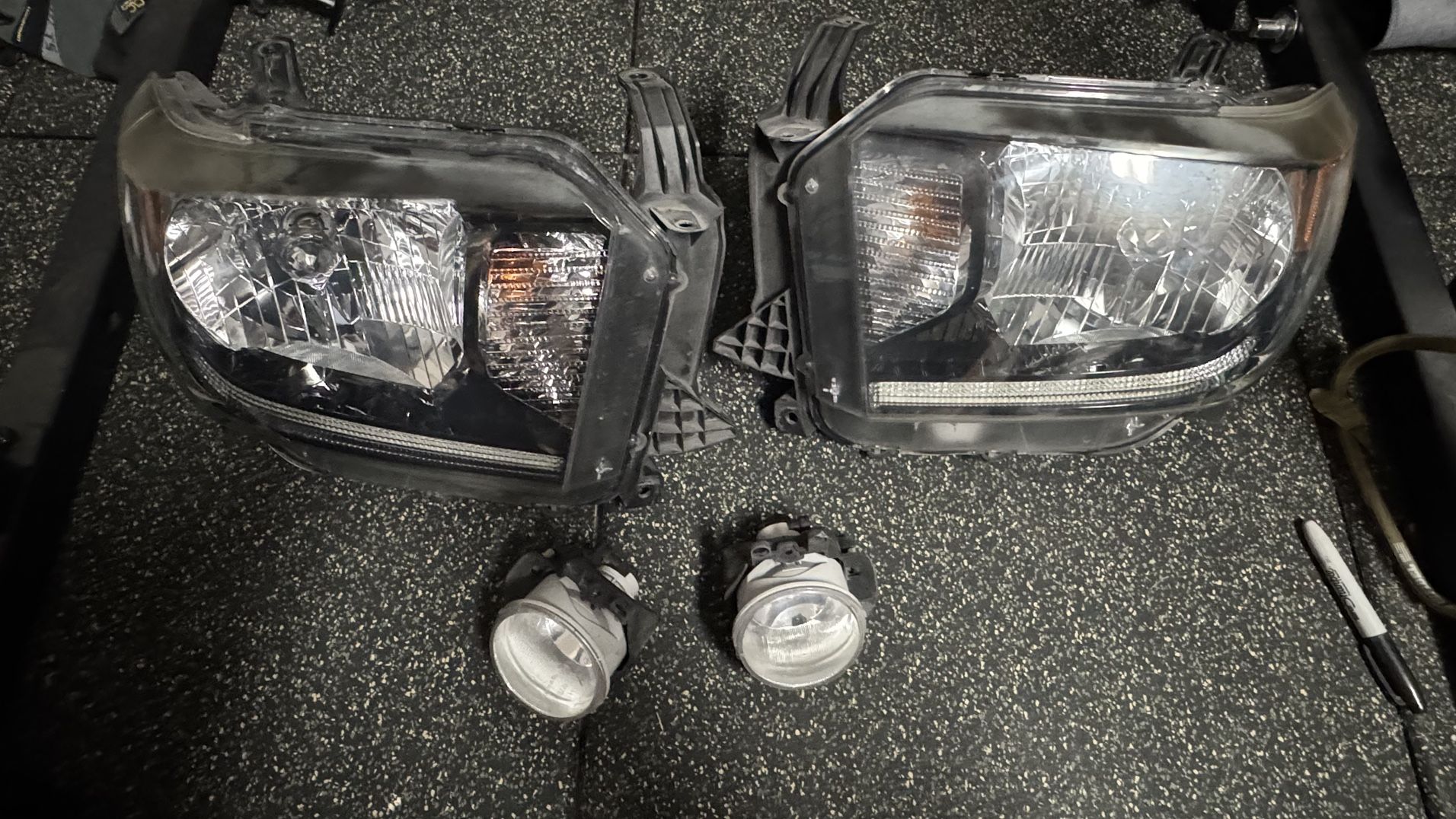 2019 Tundra Head Lights And Fog Lights