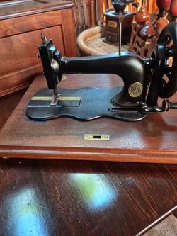 Singer Sewing Machine, Real, Selling As House Decor