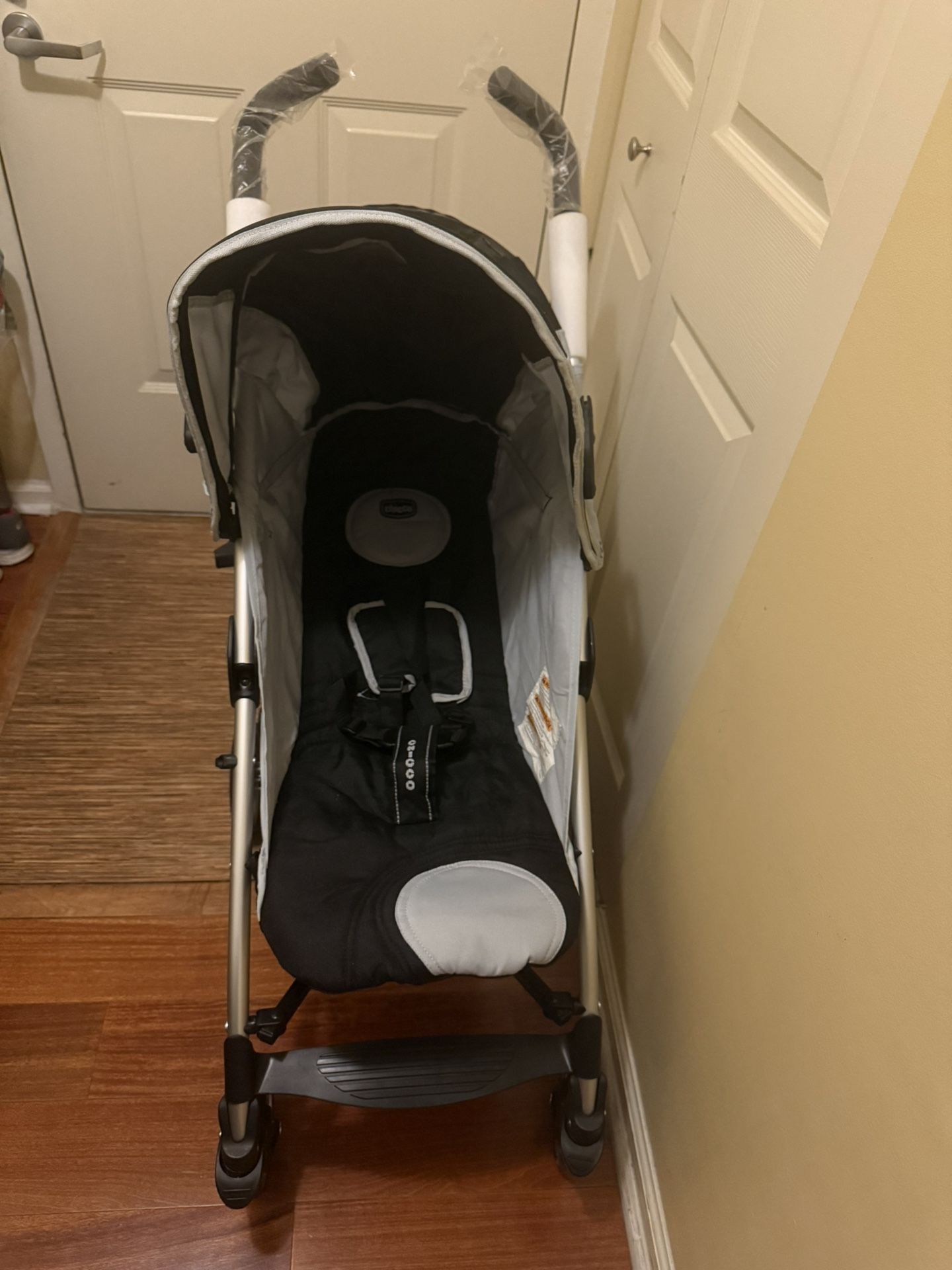 Chicco Liteway Stroller brand new