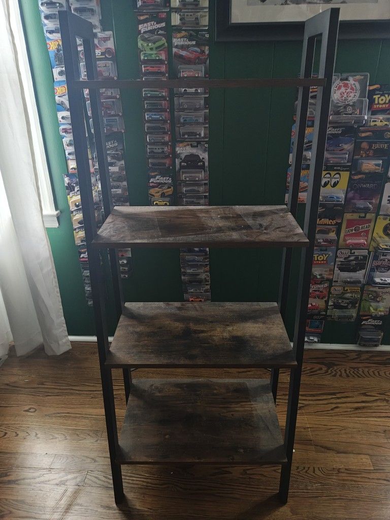 2 Wooden Shelf Units