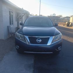 2013 Nissan Pathfinder "read the description"