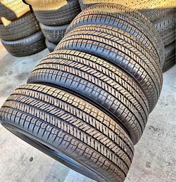 265/65/18 Bridgestone vendo un set de llantas usadas excelente condiciones de vida las 4 ✅🤩I am selling a set of used tires, all 4 in excellent livin