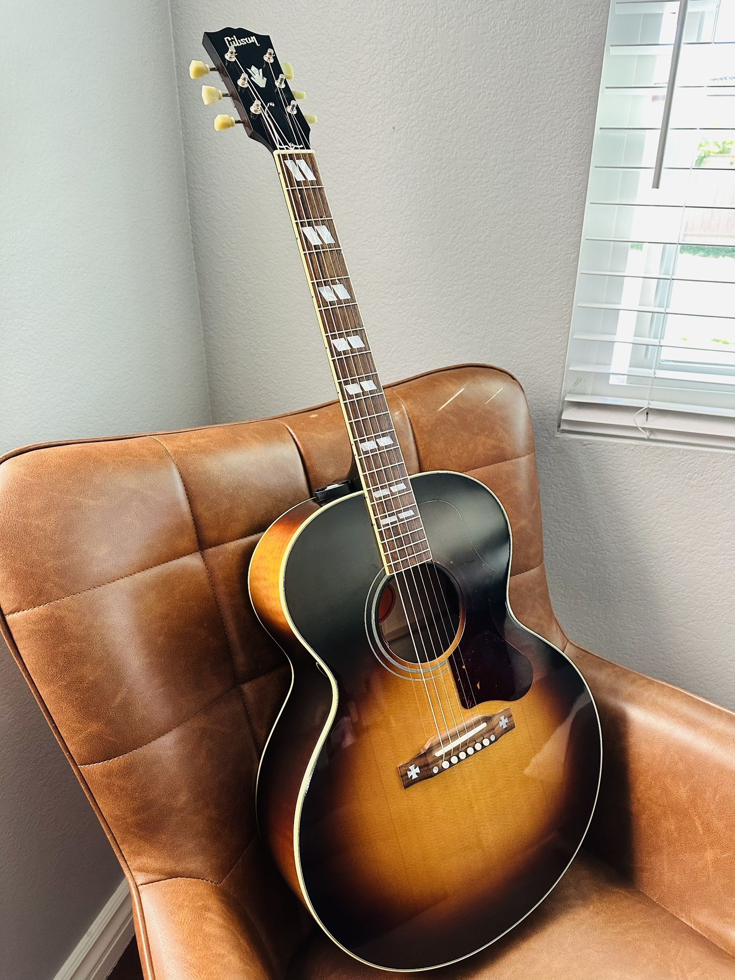 Gibson J-185 Original – Vintage Sunburst (2024 USA) – Near Mint