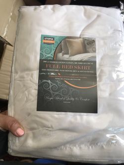Full bed skirt