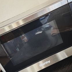 Danby Microwave Oven