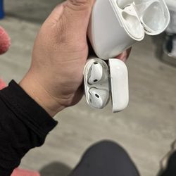 Apple AirPods 