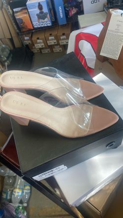 Woman’s Clear pointed Toe Shoes 👠