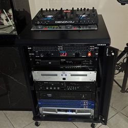 Dj Equipment Pro  Denon 4000 Mixer 2 Qsc Amplifiers 2 Alto Speakers  1 Qsc Sub Sound Like A Night Club