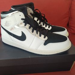 Air Jordan 1 Mid