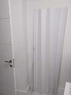 Accordion door