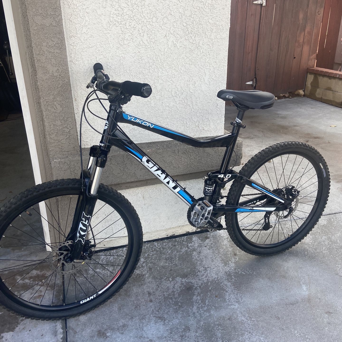 Giant Yukon Mountain Bike for Sale in Oak Glen CA OfferUp