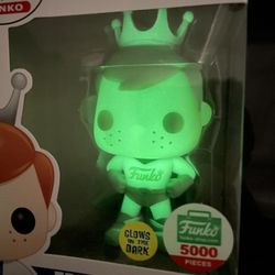 GLOW Superhero Freddy Funko Pop *MINT* Online Shop Exclusive LE5000 Gamma GITD