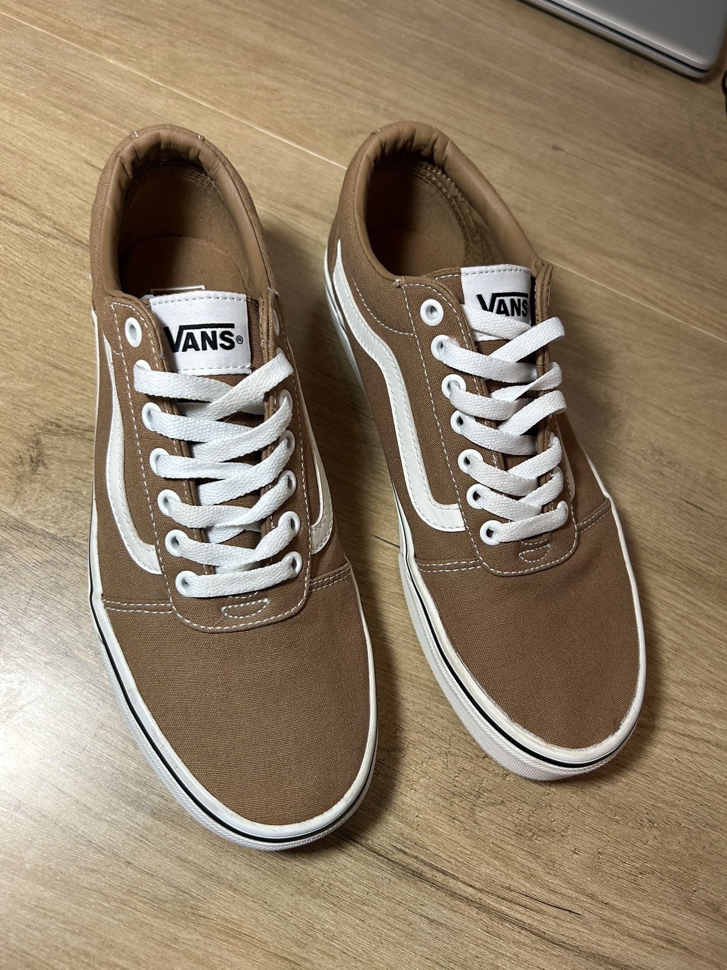 Men’s Vans Size 8