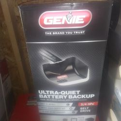 Genie Quietlift 3/4 HP  Belt Drive Garage Door Opener Battery Backup NEW