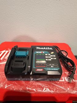 New Makita 40V Max XGT Rapid Optimum Charger