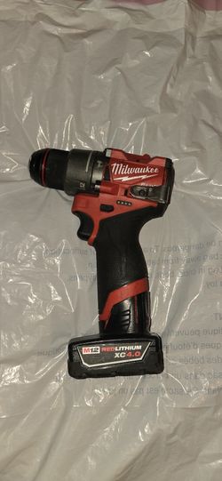 ROTOMARTILLO MILWAUKEE FUEL M12 Y BATERÍA XC4.0 