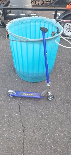 Razor Scooter, Blue, Barely Used $15 / OBO