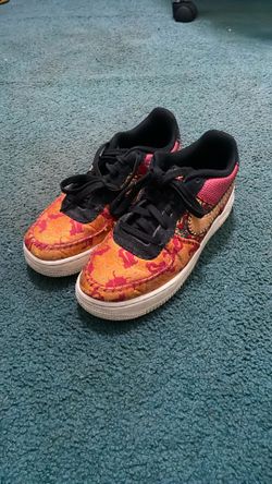 Nike, airforce 1 Low Premium "Chinese New Year", Gym Red/Orange Peel-Black (features a red, orange, and black pattern, Size 5.5Y
