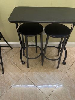 Black Bar Table with 2 Stools