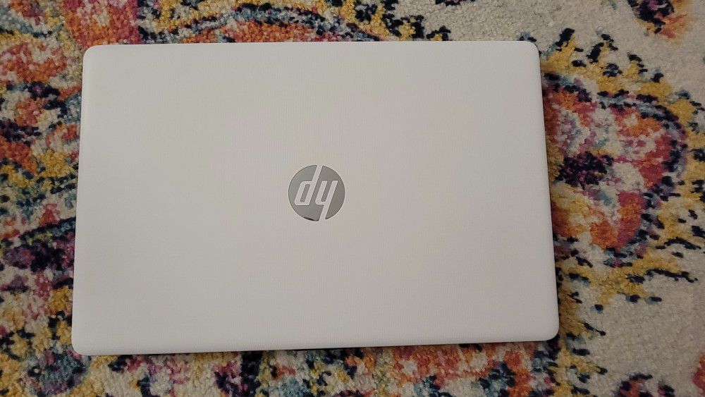 HP Laptop 15-db000