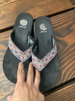 Woman’s Sandals Size 8 1/2