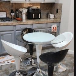 Table And 4  Stools Delivery Available 