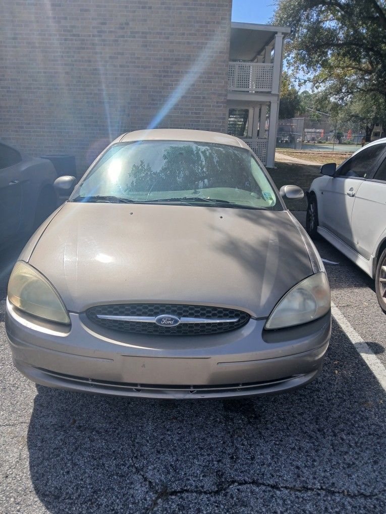 2003 Ford Taurus