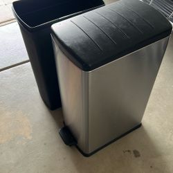 Kitchen Trash Can  Black  L—17”x W—10” XH—26”