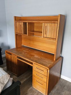 Desk oak wood