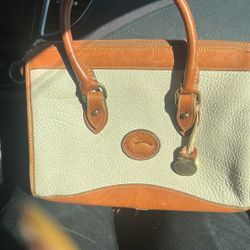 I’m white leather, brown purse