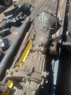4l60e Transmission And Transfer Case Out Of A Chevy Silverado Z71 4x4 
