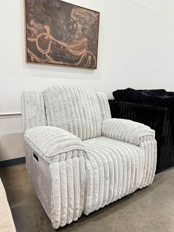 Recliner Chair In Stock